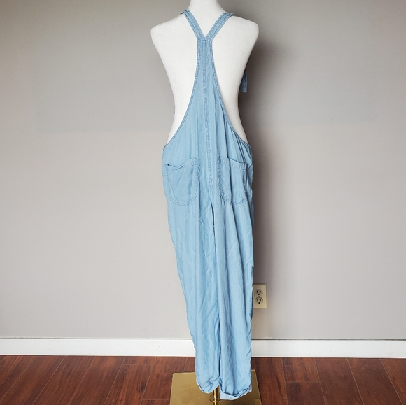 Aerie Chambray Overall Coverall Bib Jumpsuit Beachy Boho Blue Womens Size Medium - Picture 3 of 9